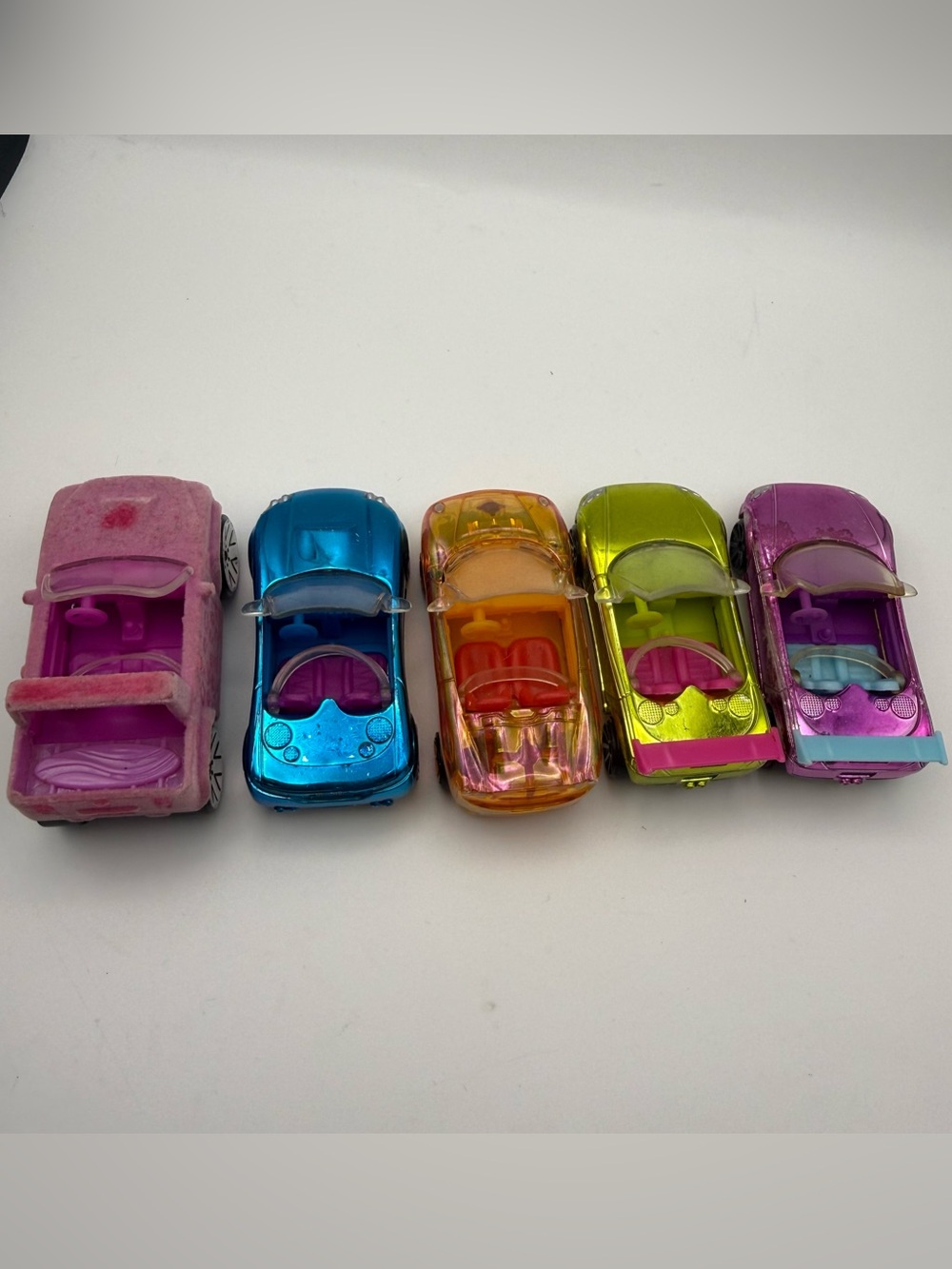 Polly Pocket 4 Convertible Cars Set Race to the Mall & Fur Wheels Fuzzy Car